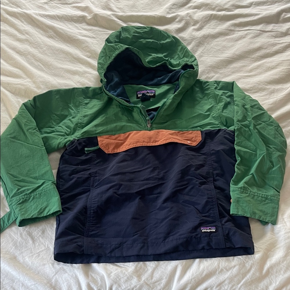 Patagonia Kids Green and Navy Pullover Raincoat